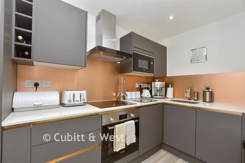 Bridge Street, Leatherhead, Surrey 1 bed ground floor flat for sale