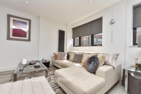 Bridge Street, Leatherhead, Surrey 1 bed ground floor flat for sale