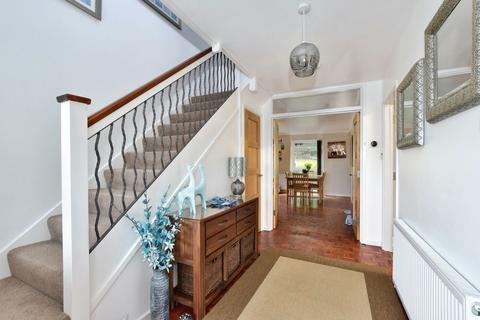 The Glebe, Kings Langley WD4 4 bed detached house for sale