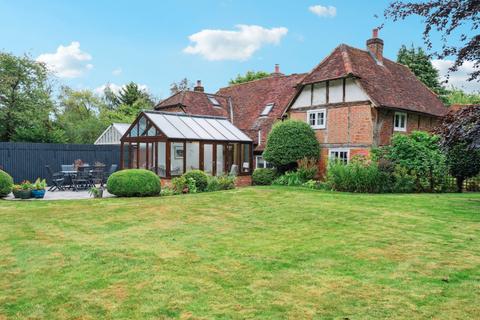 Chartridge Lane, Chesham, Bucks, HP5 4 bed semi