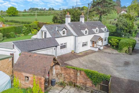 Wolverhampton Road, PATTINGHAM 3 bed detached house for sale