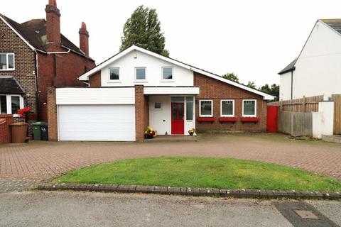 Charlemont Road, Walsall 3 bed detached house for sale