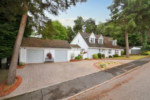 5 bedroom detached bungalow for sale