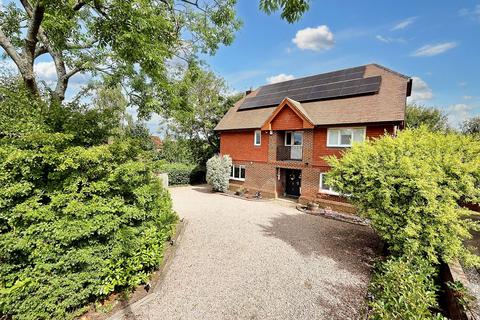 6 bedroom detached house for sale