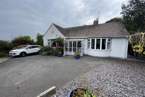 Cemaes Bay, Cemaes Bay, Anglesey, LL67 2 bed detached bungalow for sale
