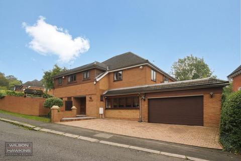 5 bedroom detached house for sale