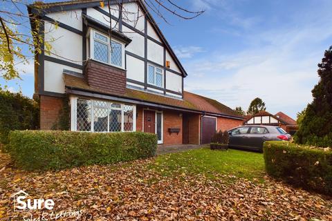 Trinity Walk, Hemel Hempstead... 3 bed detached house for sale