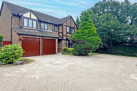 Houndsfield Lane, Wythall, B47 6LX 4 bed detached house for sale