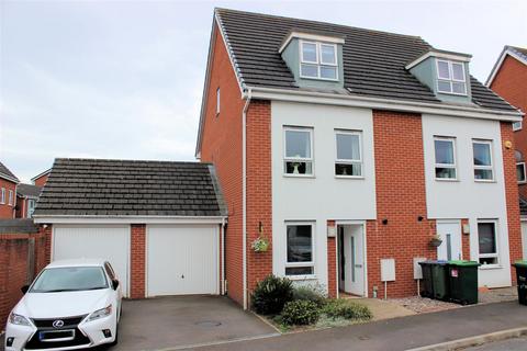 Sandwell Grove, Cradley Heath B64 3 bed townhouse for sale