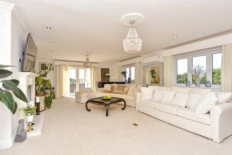 Eastchurch Road, Eastchurch... 4 bed detached house for sale