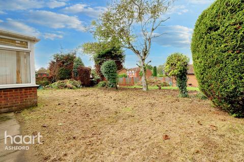 Broadhurst Drive, Ashford 3 bed detached bungalow for sale