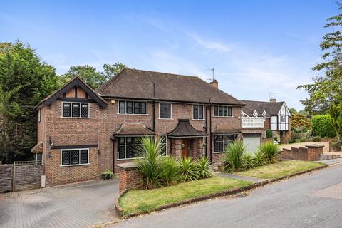 Pelhams Walk, Esher, Surrey, KT10 5 bed detached house for sale