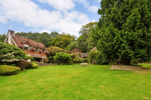 Farnham Lane Haslemere, Surrey, GU27 1HG 5 bed detached house for sale