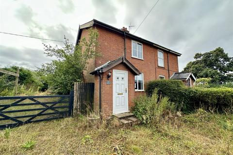 Main Road, Clippesby NR29 3 bed semi