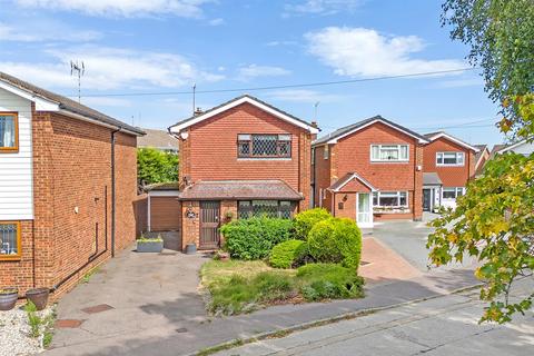 Kiln Field, Hook End 3 bed detached house for sale