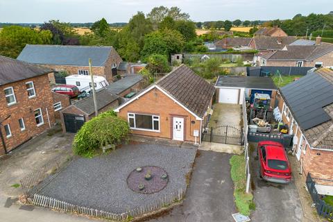 Fen Road, East Kirkby, Spilsby, PE23 2 bed detached bungalow for sale