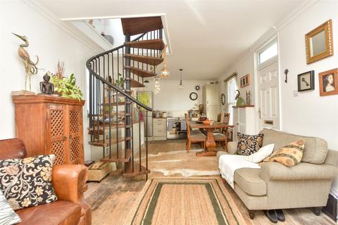 Marine Parade, Sheerness, Kent 2 bed detached house for sale