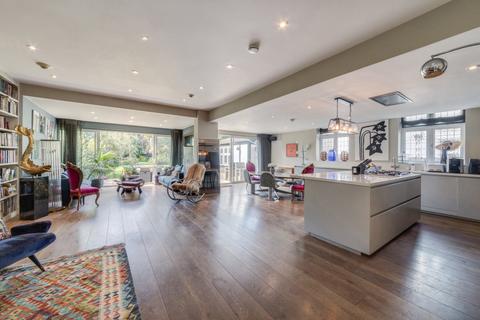 Alverstone Road, London, NW2 6 bed semi