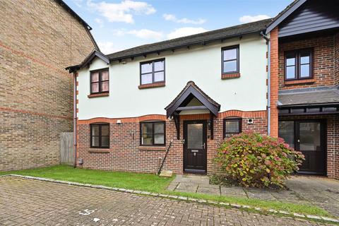 Woodlands Lane, Chichester 2 bed apartment for sale