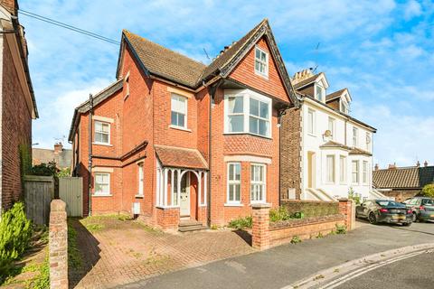 Bedford Road, Horsham RH13 5 bed detached house for sale