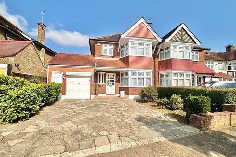 Winchfield Close, Harrow HA3 3 bed semi