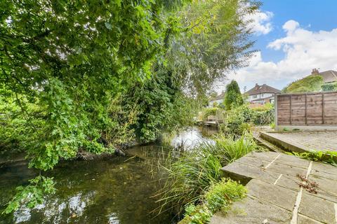 Curran Avenue, Wallington, Surrey 3 bed semi