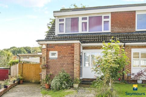 Ferndale, Surrey GU3 4 bed semi