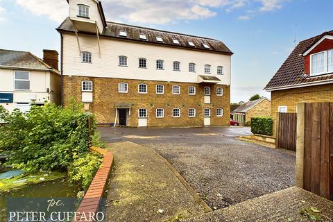 Harlow CM19 2 bed maisonette for sale