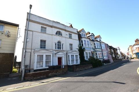 High Street 3 bed apartment for sale