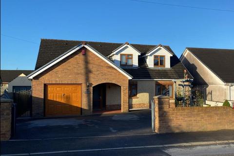 4 bedroom detached bungalow for sale