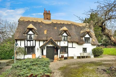 Parndon Wood Road, Harlow, Essex, CM19 3 bed detached house for sale