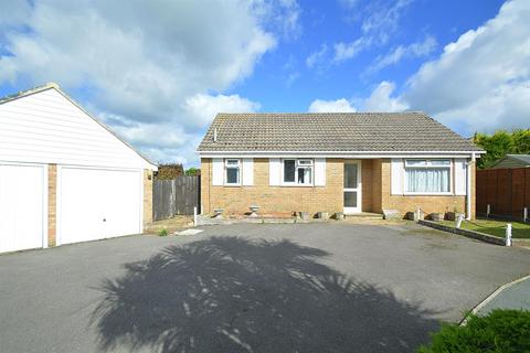 CHAIN FREE * LAKE 2 bed detached bungalow for sale
