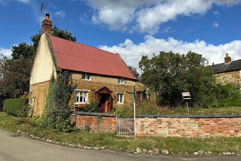 2 bedroom cottage for sale