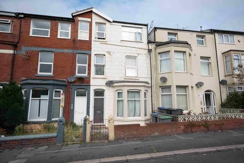 Central Drive, Blackpool FY1 19 bed flat for sale