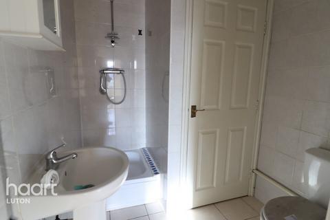 Biscot Road, Luton 2 bed apartment for sale