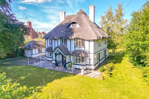 Lutterworth Road, Whitestone 3 bed detached house for sale