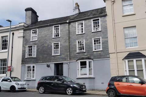 6 bedroom terraced house for sale