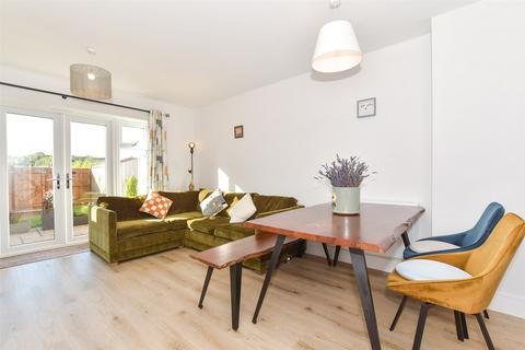 Cleves Mews, Horsham, West Sussex 2 bed terraced house for sale