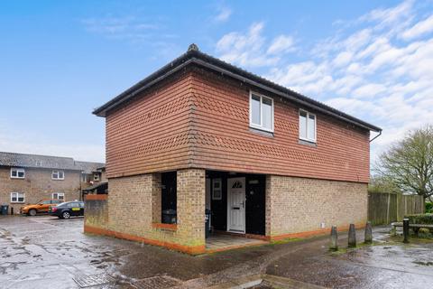 Dimsdale Crescent, Hertfordshire CM23 2 bed maisonette for sale