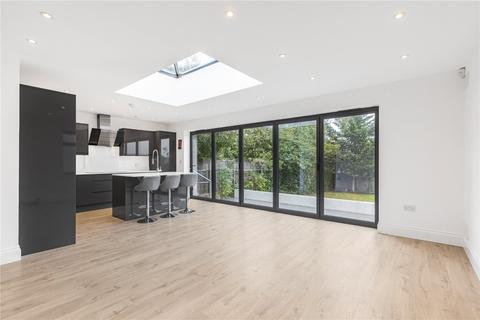 Cypress Avenue, Enfield, EN2 3 bed bungalow for sale