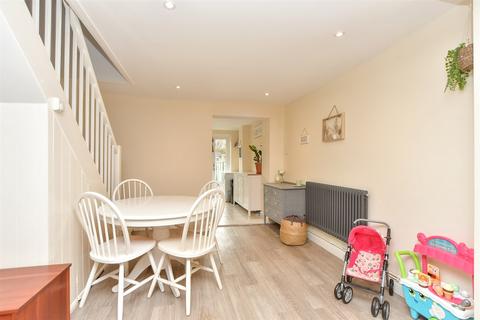 Borden Lane, Sittingbourne, Kent 2 bed terraced house for sale