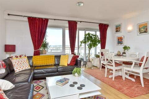 Kings Road, Brighton, East Sussex 1 bed apartment for sale