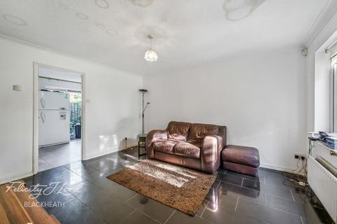 Bentham Road, London 3 bed terraced house for sale