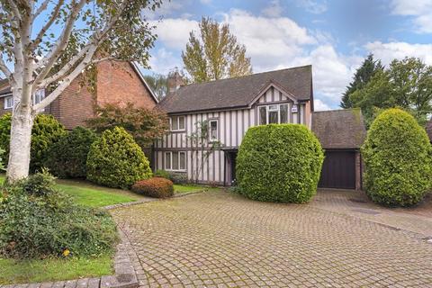 Windmill Hill, Brenchley TN12 3 bed link detached house for sale