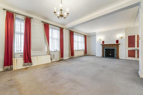 Wellington Road, St John's Wood, NW8 4 bed flat for sale