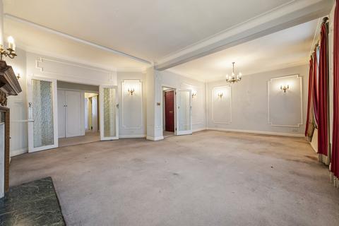 Wellington Road, St John's Wood, NW8 4 bed flat for sale