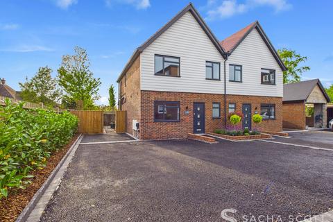 Bridgefield Close, Banstead, SM7 4 bed semi