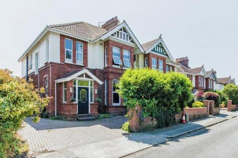 5 bedroom semi-detached house for sale