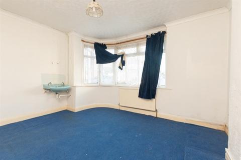 Cowper Close, Welling, Kent 4 bed semi