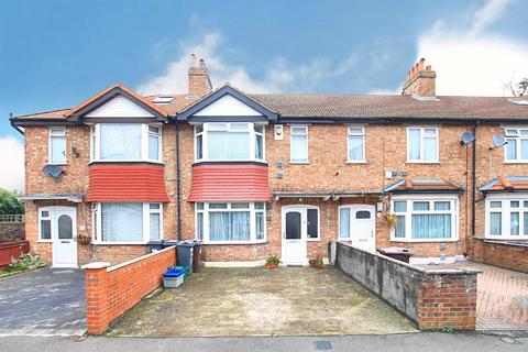 Tivoli Road, Hounslow TW4 3 bed terraced house for sale